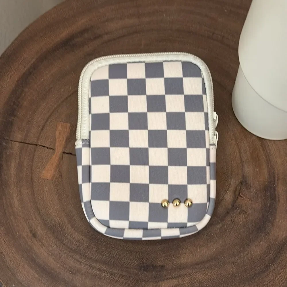 Pretty Simple OnThe Move Pouch - Picture 5 of 5